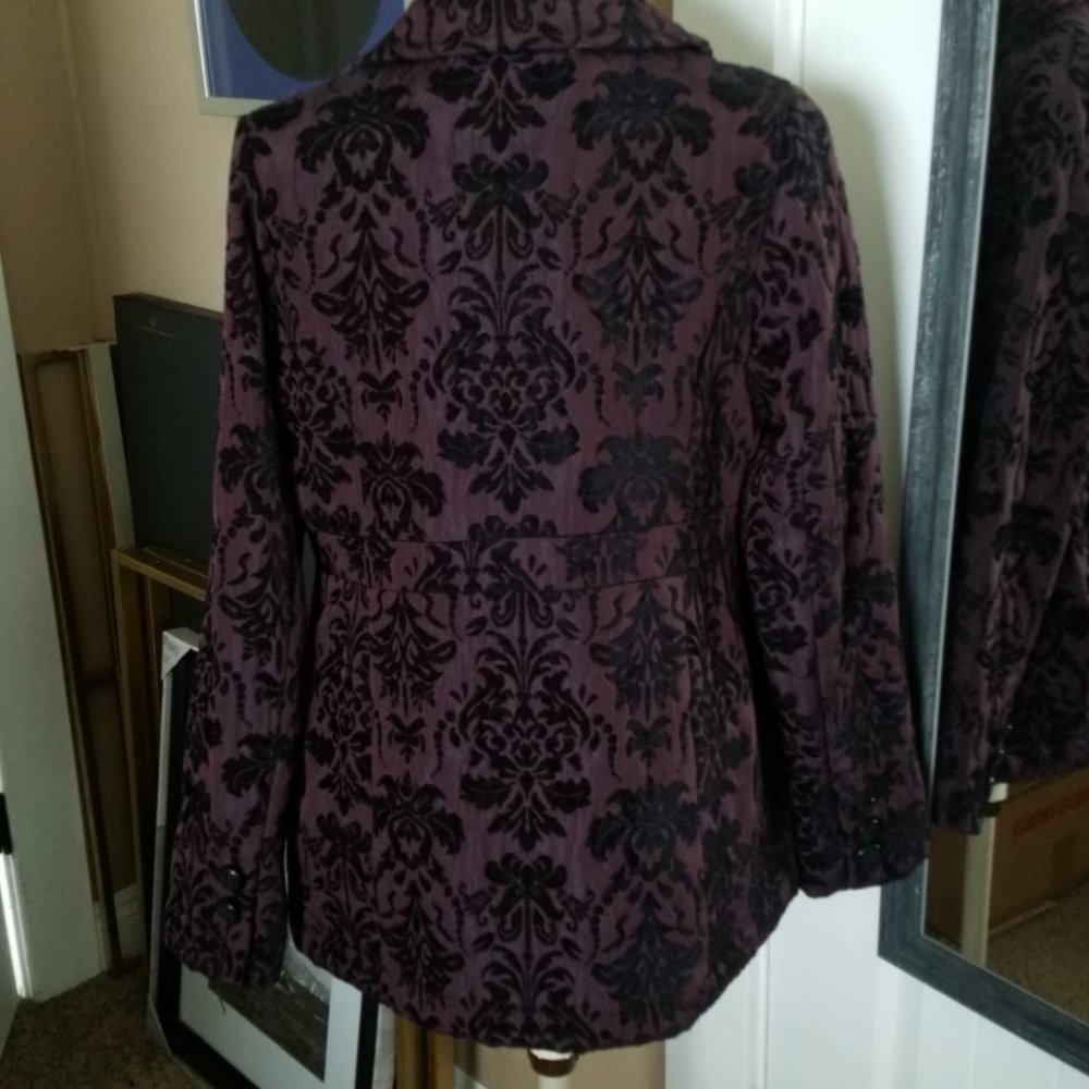 Coat - Picture 4 of 5